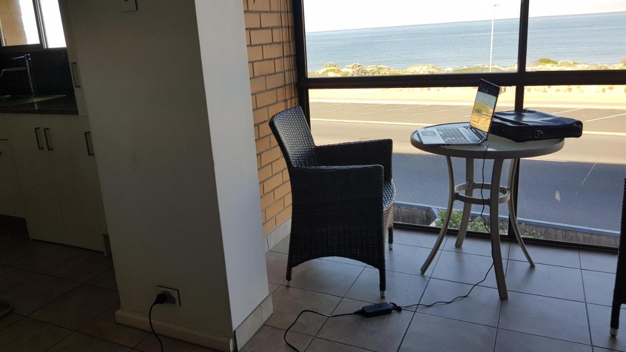 Acushla Accommodation Esplanade Living Self Check-In Self Check-Out West Beach ภายนอก รูปภาพ